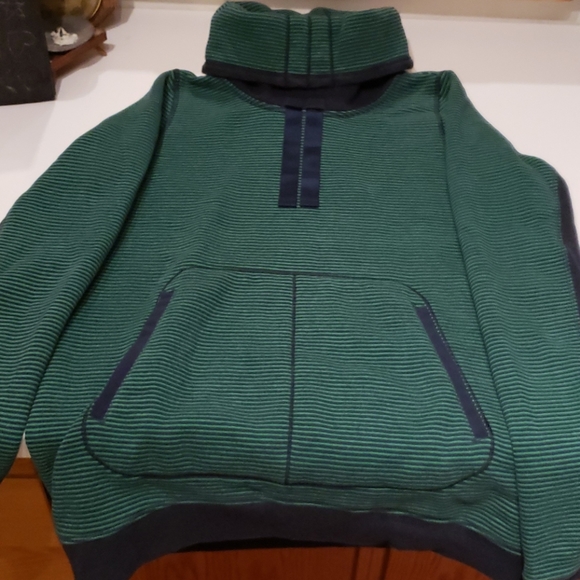 Lululemon Avenue Pullover - Picture 7 of 11